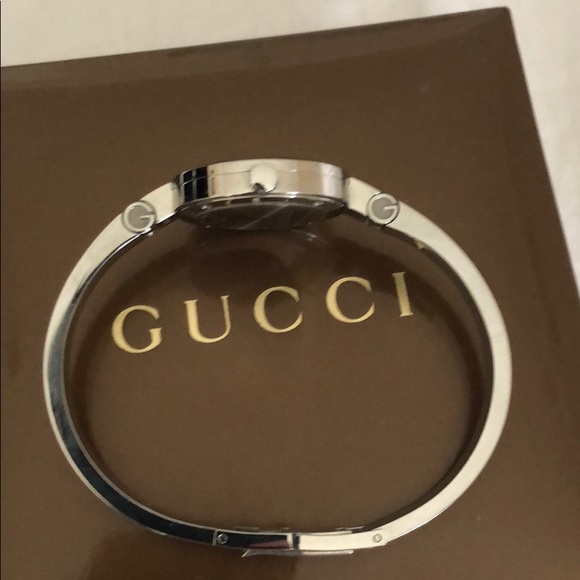 😍Mint Gucci Stainless Steel Bangle watch - Picture 3 of 8